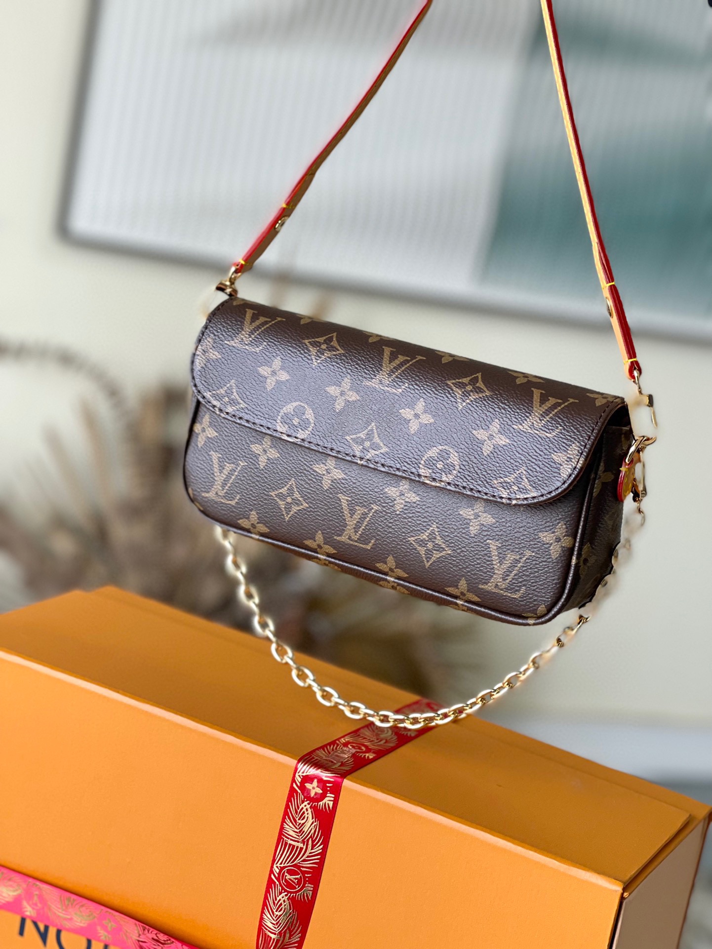 i1677518177_5268_0.jpg Wallet on Chain Ivy - Image 1