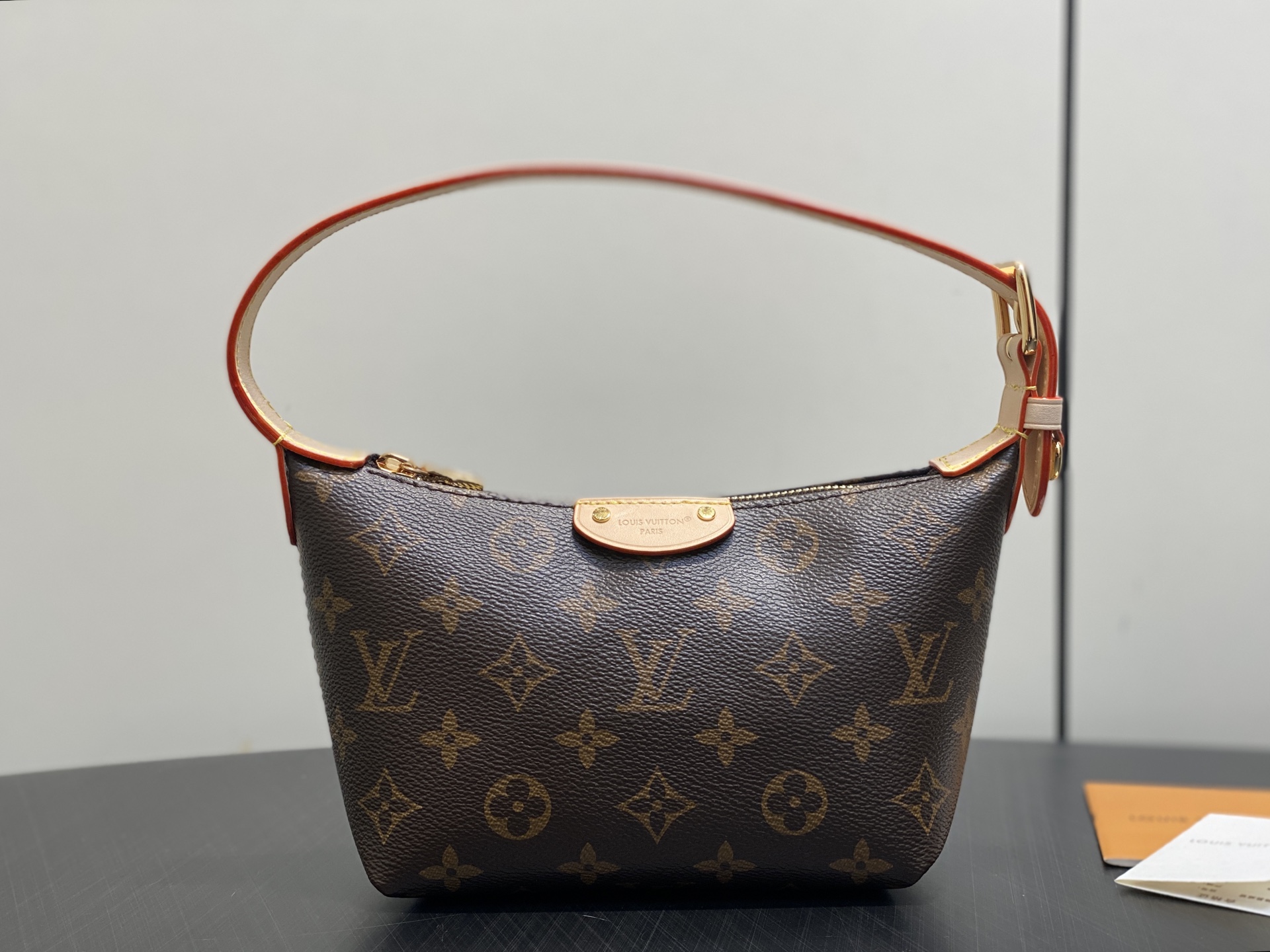 i1770218168457_7549_0_0.jpg Pochette Hills - Image 1