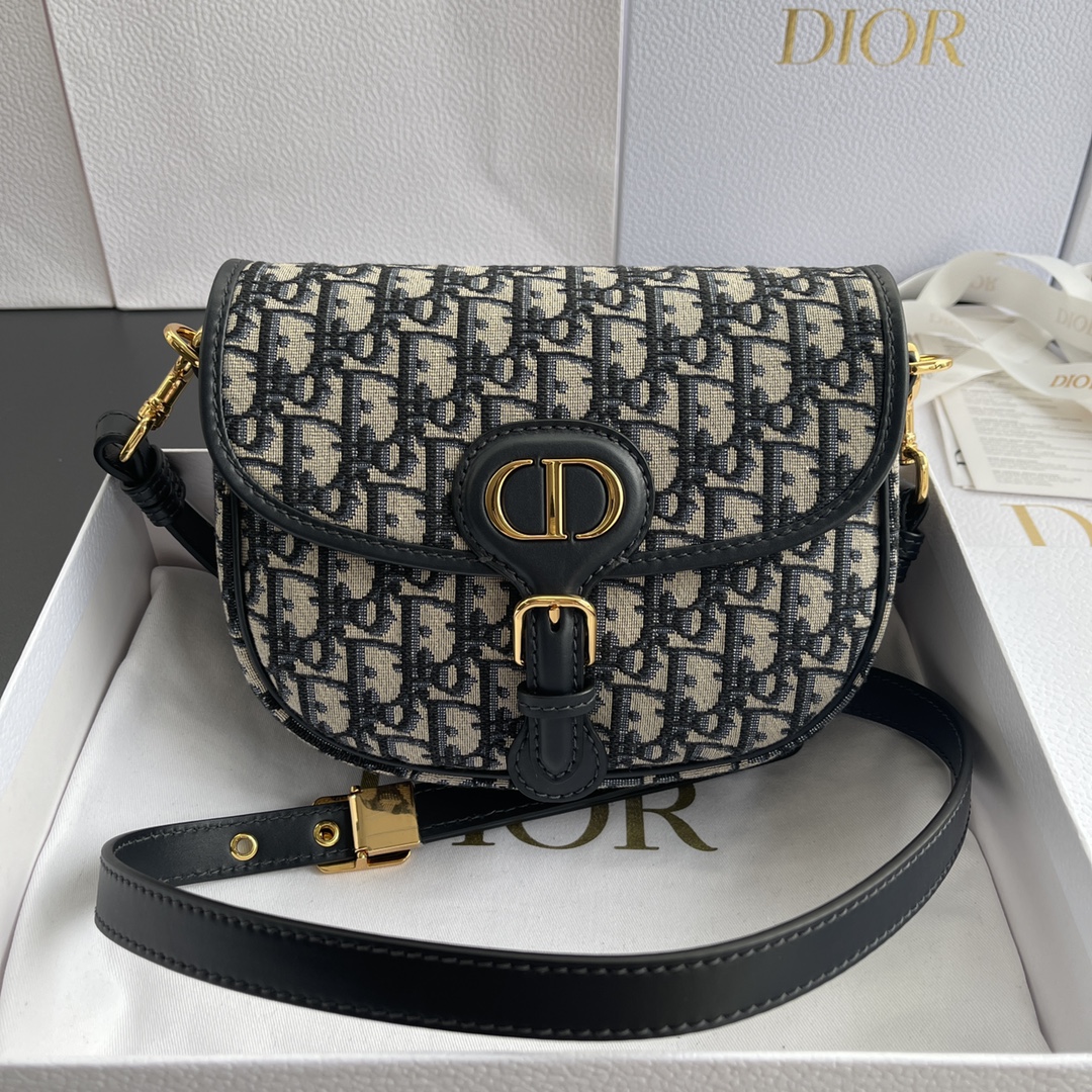 i1665044180_1825_0.jpg Dior Bobby Small - Image 1