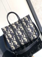 Large East-West Tote Bag - Image 3