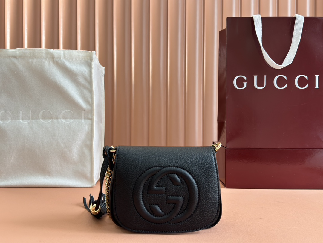 i1730025395_620_0.jpg Soho Leather Chain Bag Small 18cm - Image 1