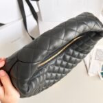 ICARE hobo in quilted nappa - Image 6