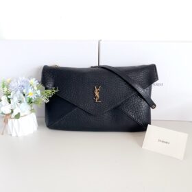 CASSANDRE XXL pouch on chain