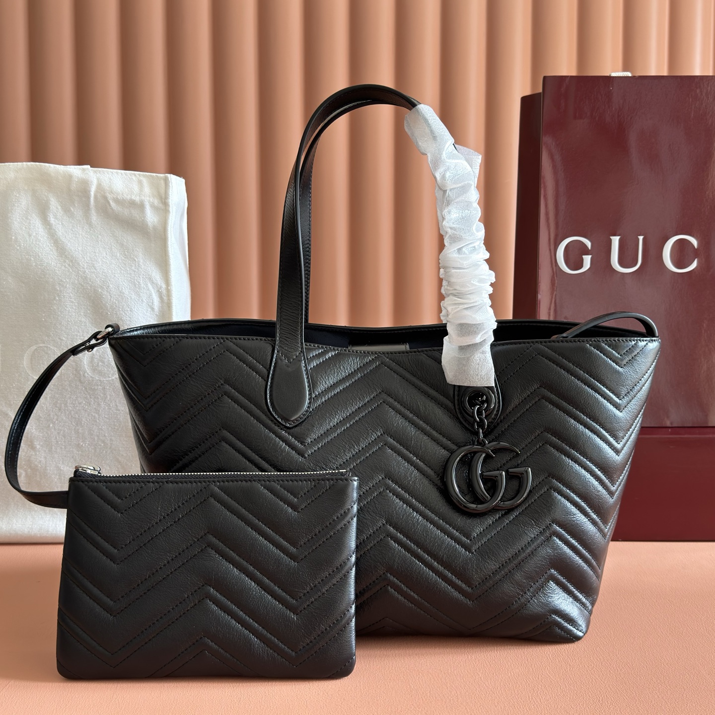 i1766566646618_8316_0_0.jpg GG Marmont medium tote bag - Image 1