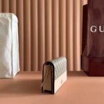 Bi-color GG Marmont wallet on chain - Image 3