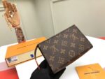 TOILETRY POUCH 15 - Image 9