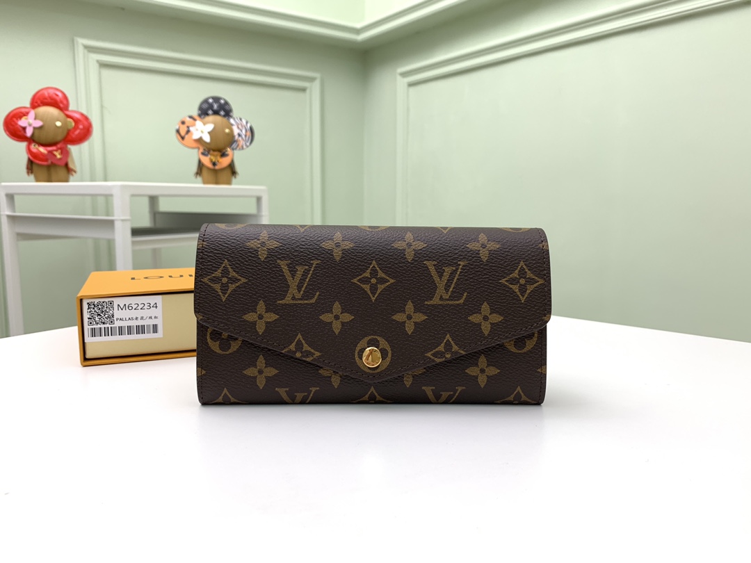 i1608708758_957_0.jpg SARAH WALLET - Image 1